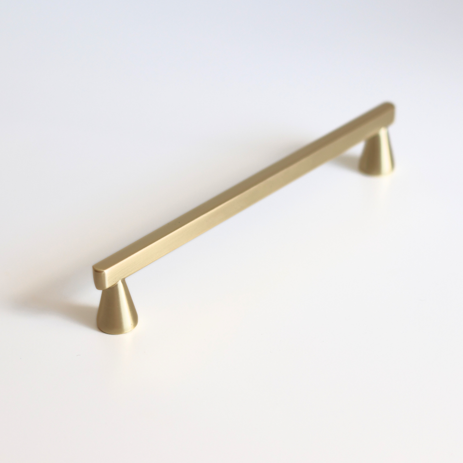 Brisbane Handle 160mm - Brushed Brass